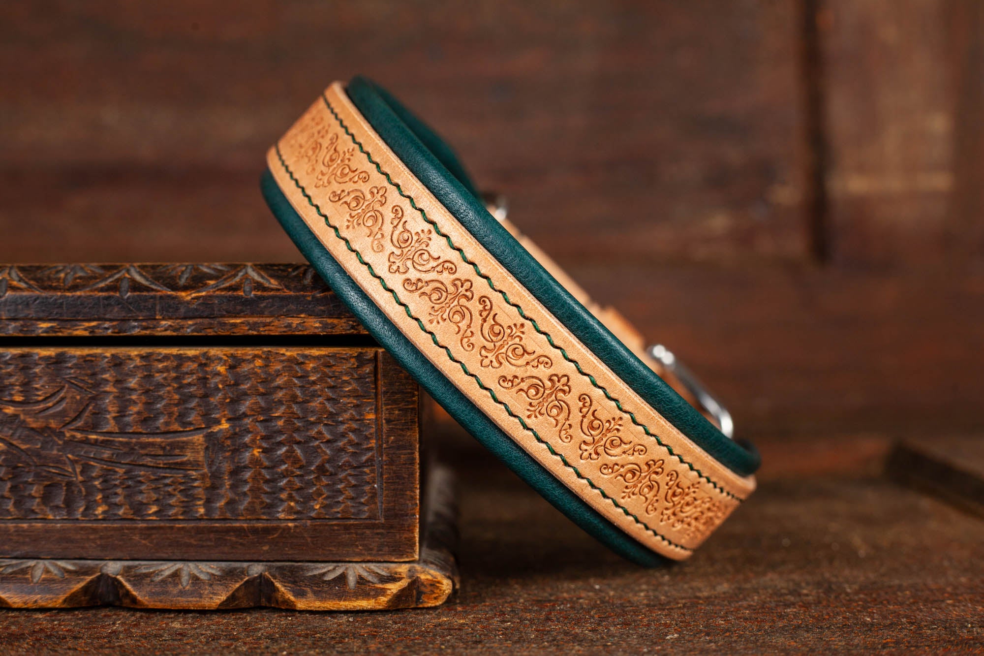 Hundehalsband mit Prägung Muster aus Leder Hundehalsband