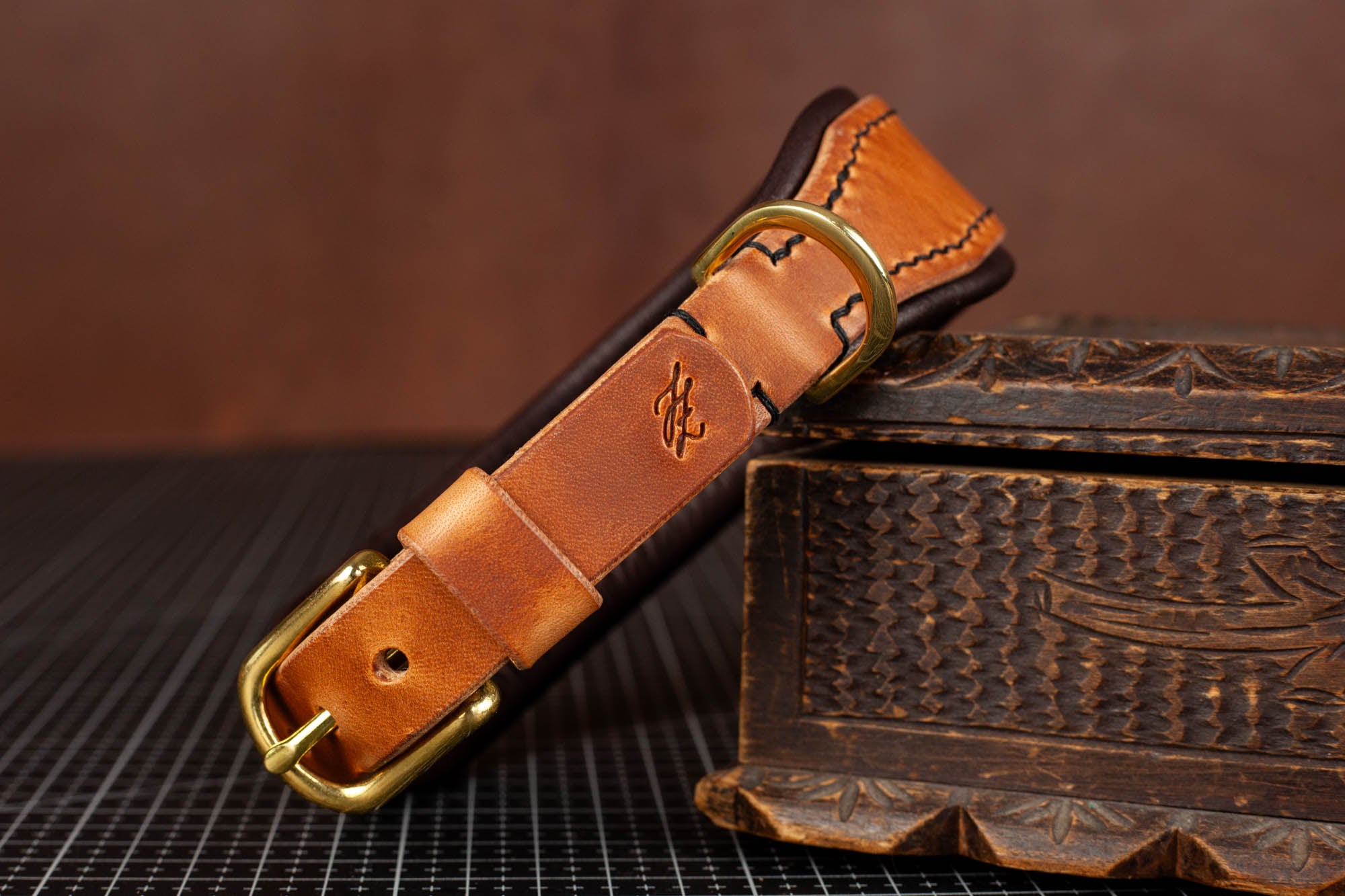 FREUDENTIER Hundehalsband Leder, gefüttert & komfortabel, hochwertiges breites Lederhalsband aus Vollnarbenleder, Amstelpark Kollektion in Spicy Red (37-47cm Halsumfang, Rot FREUDENTIER Hundehalsband Leder, gefüttert & komfortabel, hochwertiges breites Lederhalsband aus Vollnarbenleder, Amstelpark Kollektion in Spicy Red (37-47cm Halsumfang, Rot
