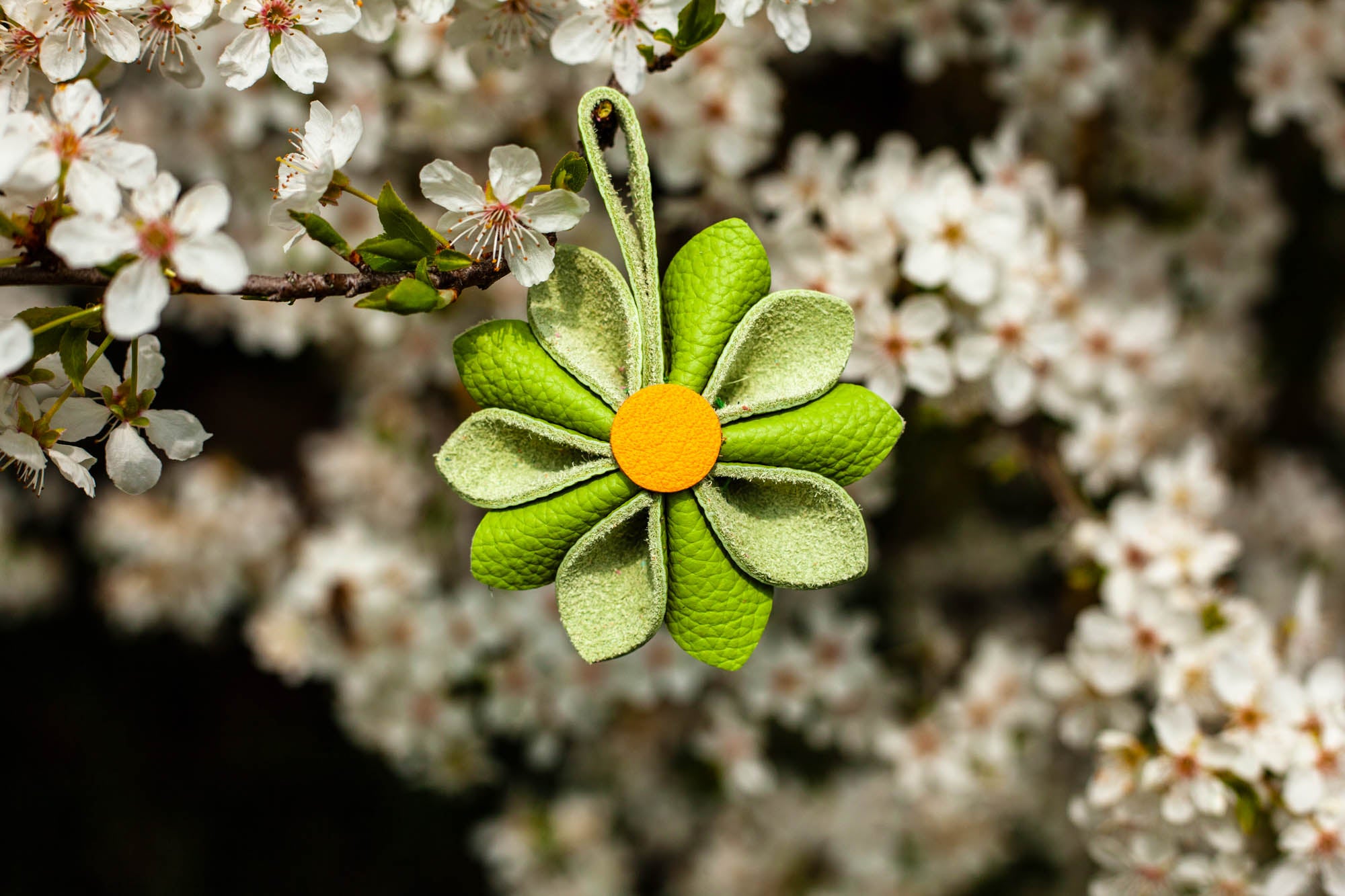 Lederblume Anhänger Taschenanhänger Blume