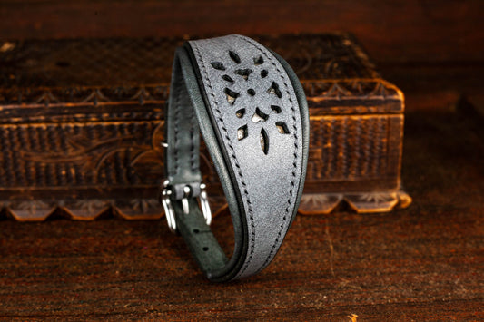 Windhundhalsband Halsband für Windhund Galgo Whippet Windspiel aus Leder mit Lochmuster Silber