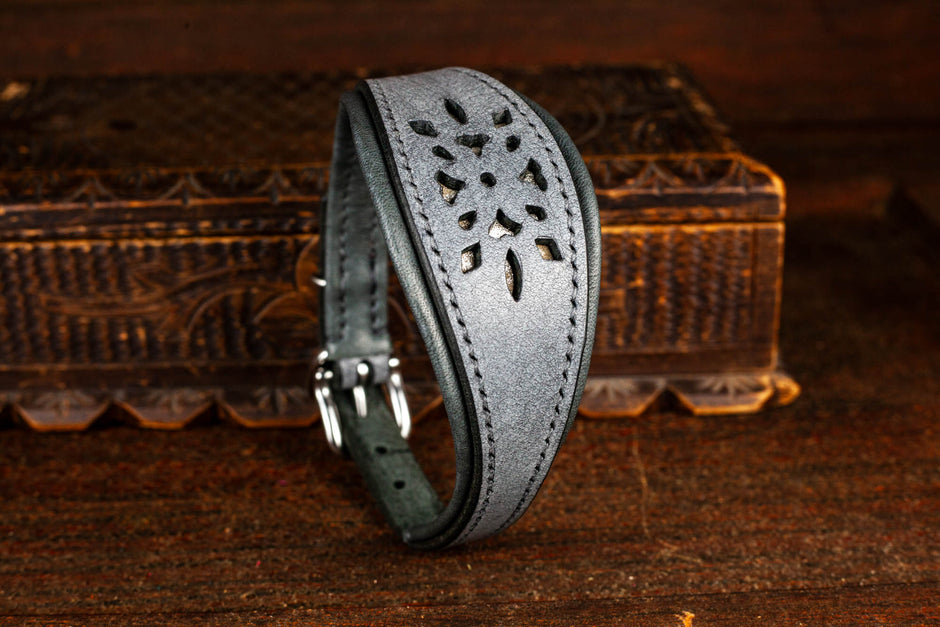 Windhundhalsband Halsband für Windhund Galgo Whippet Windspiel aus Leder mit Lochmuster Silber