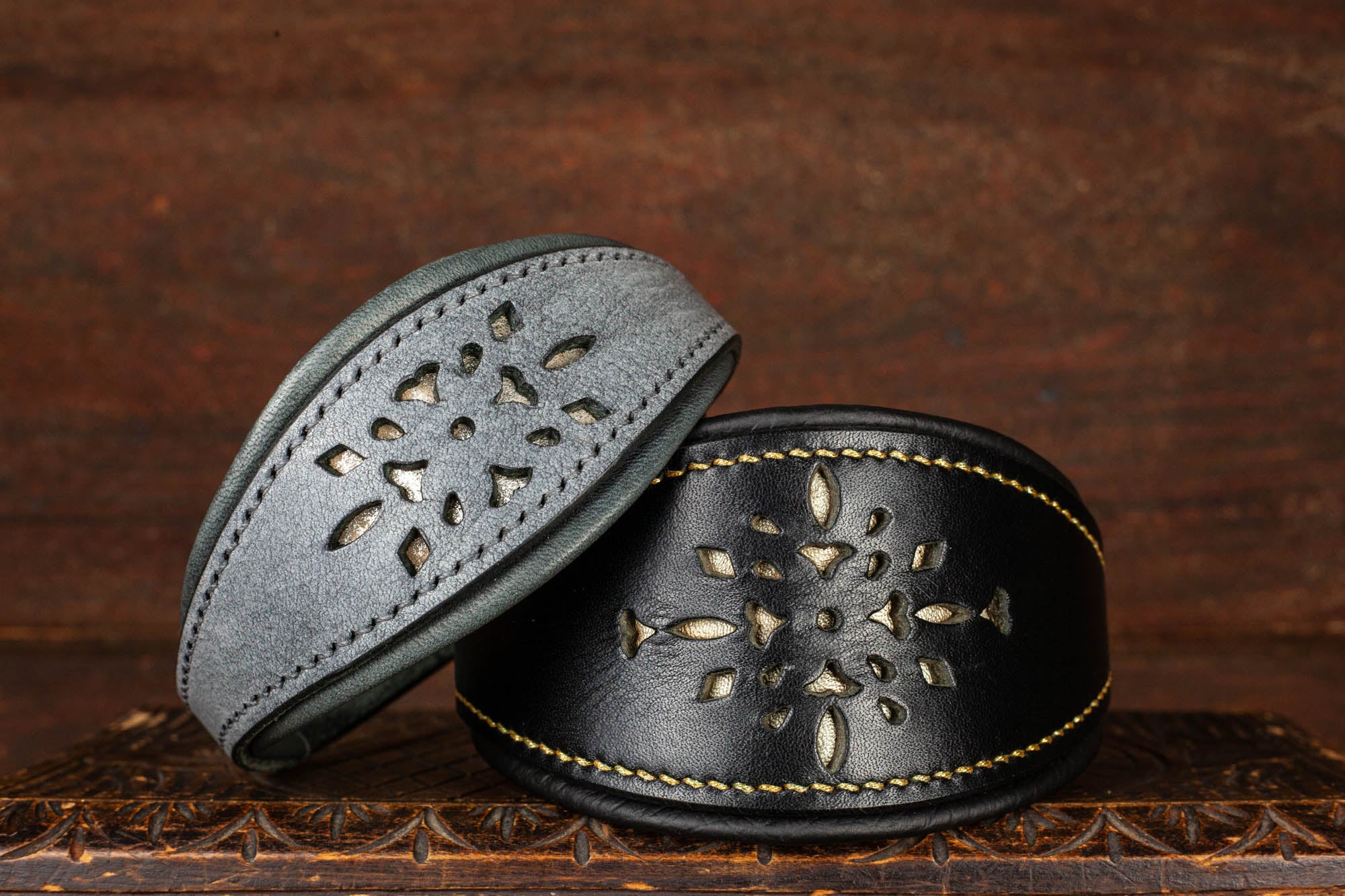 Windhundhalsband Halsband für Windhund Galgo Whippet Windspiel aus Leder mit Lochmuster grau schwarz