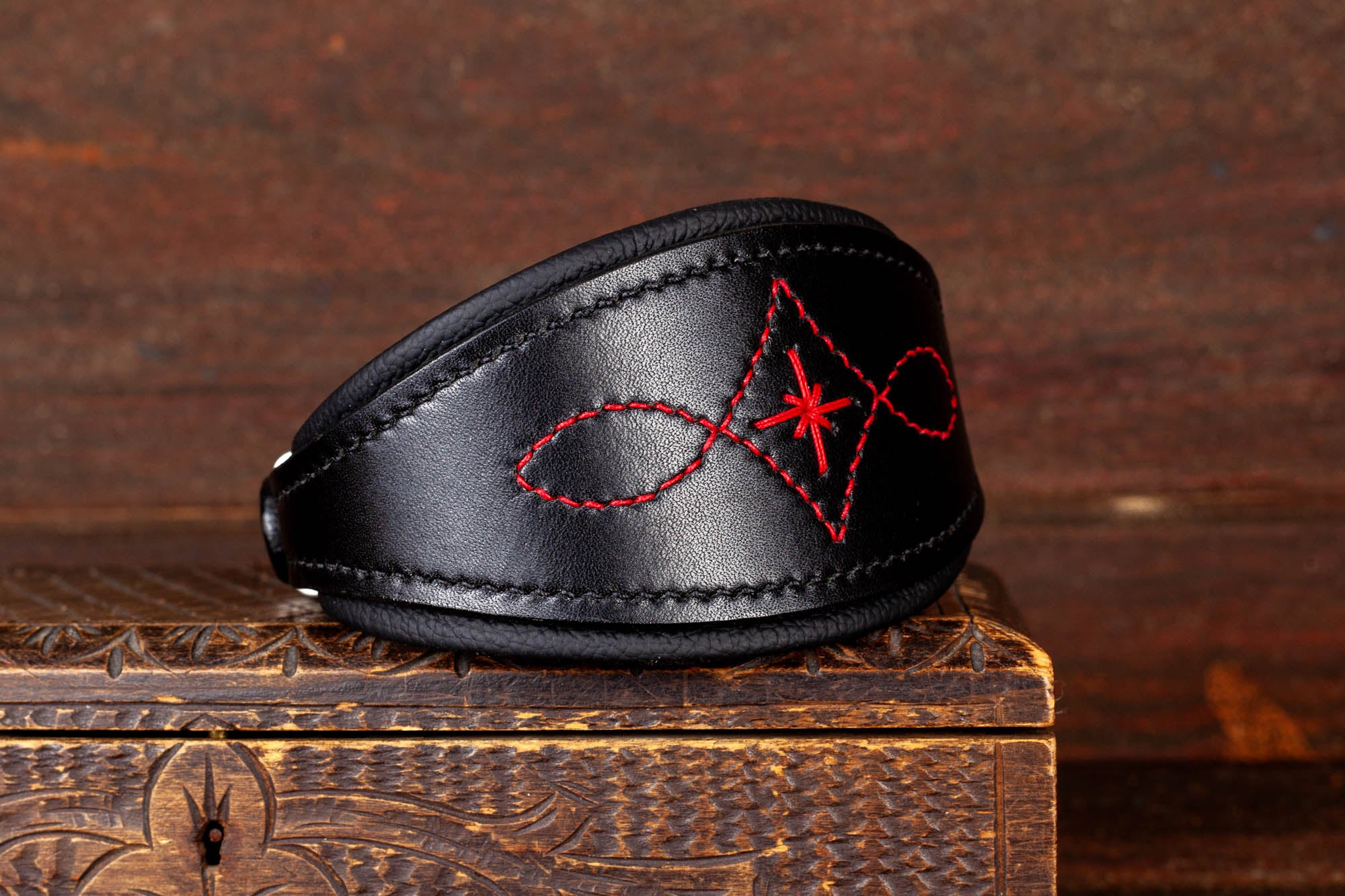 Halsband Lederhalsband Windhundhalsband Ziernaht Leder Rot Schwarz